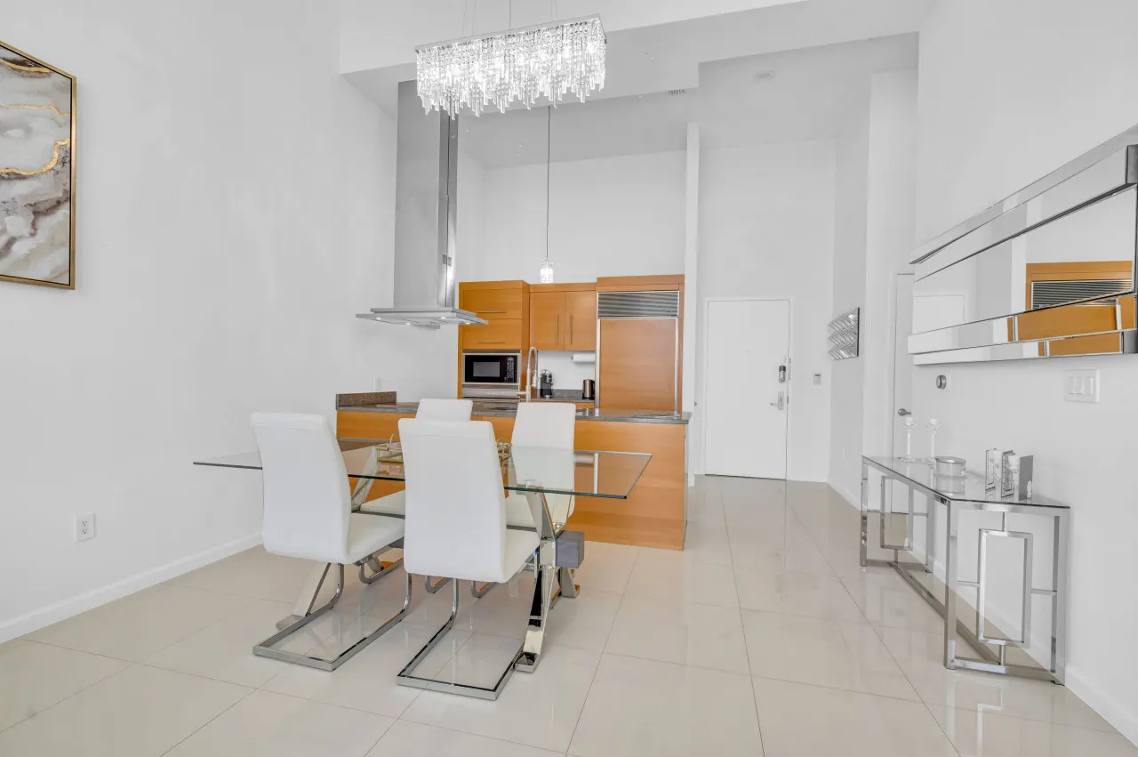 40th floor High Ceilings unit at icon Brickell 10