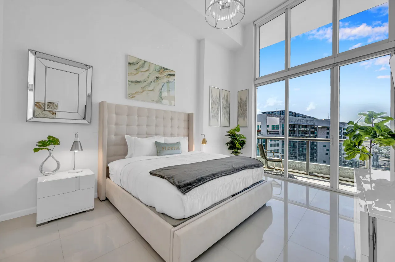 40th floor High Ceilings unit at icon Brickell 12