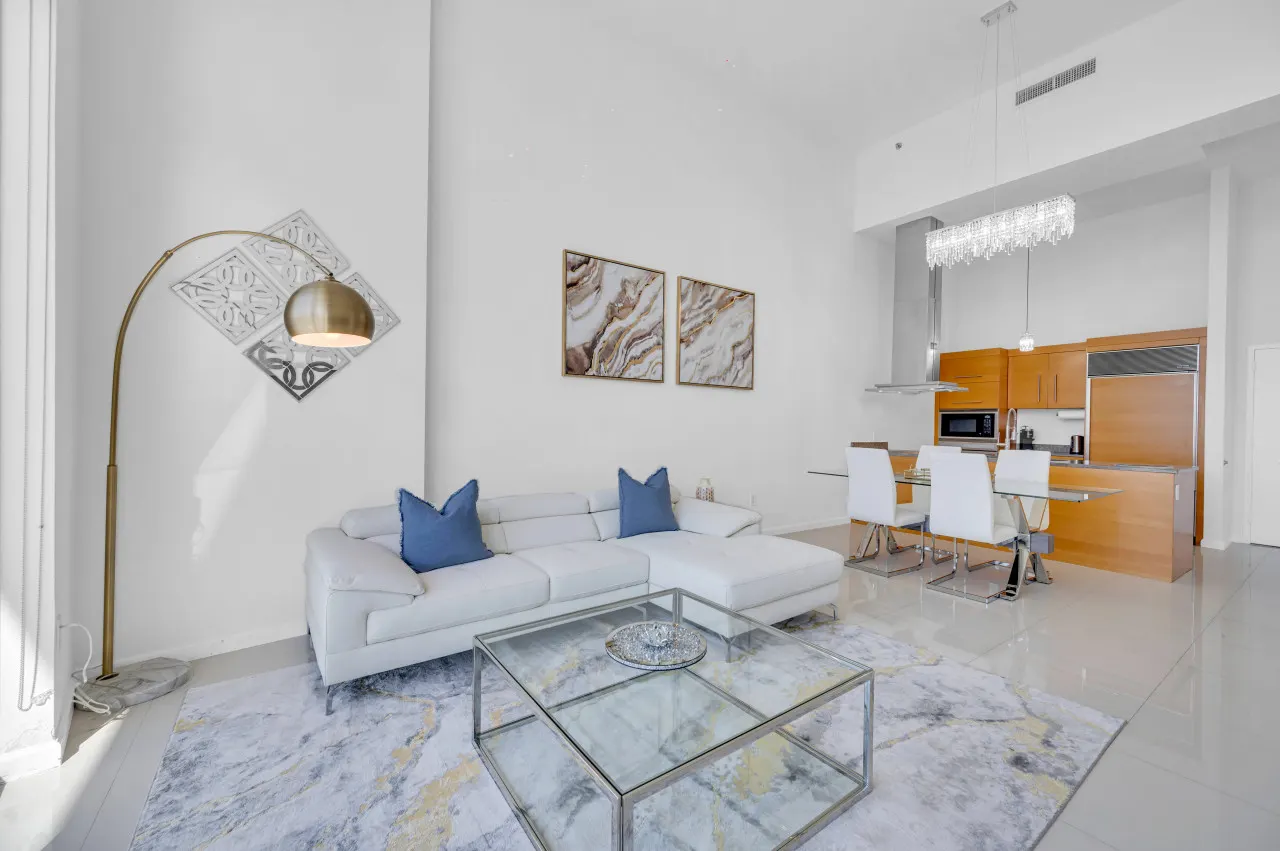 40th floor High Ceilings unit at icon Brickell 4