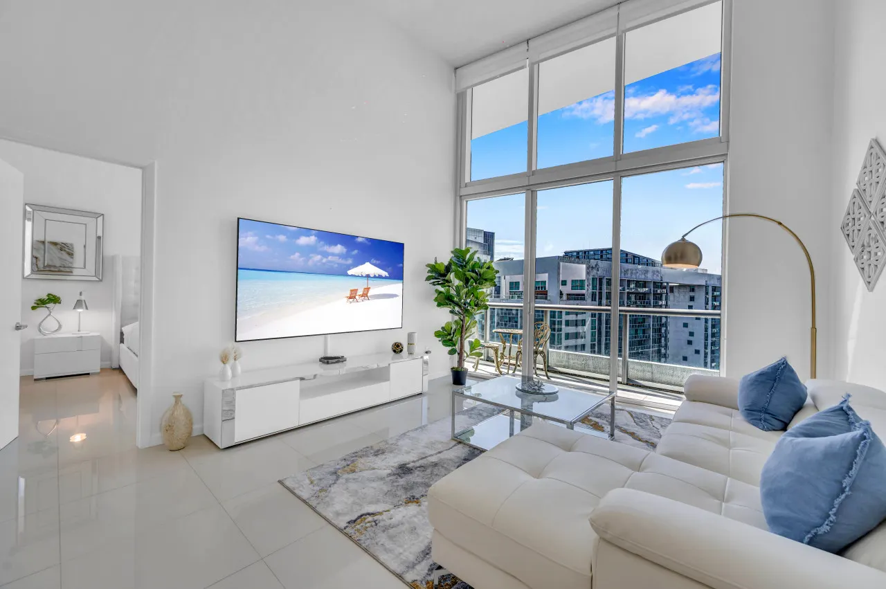 40th floor High Ceilings unit at icon Brickell 7