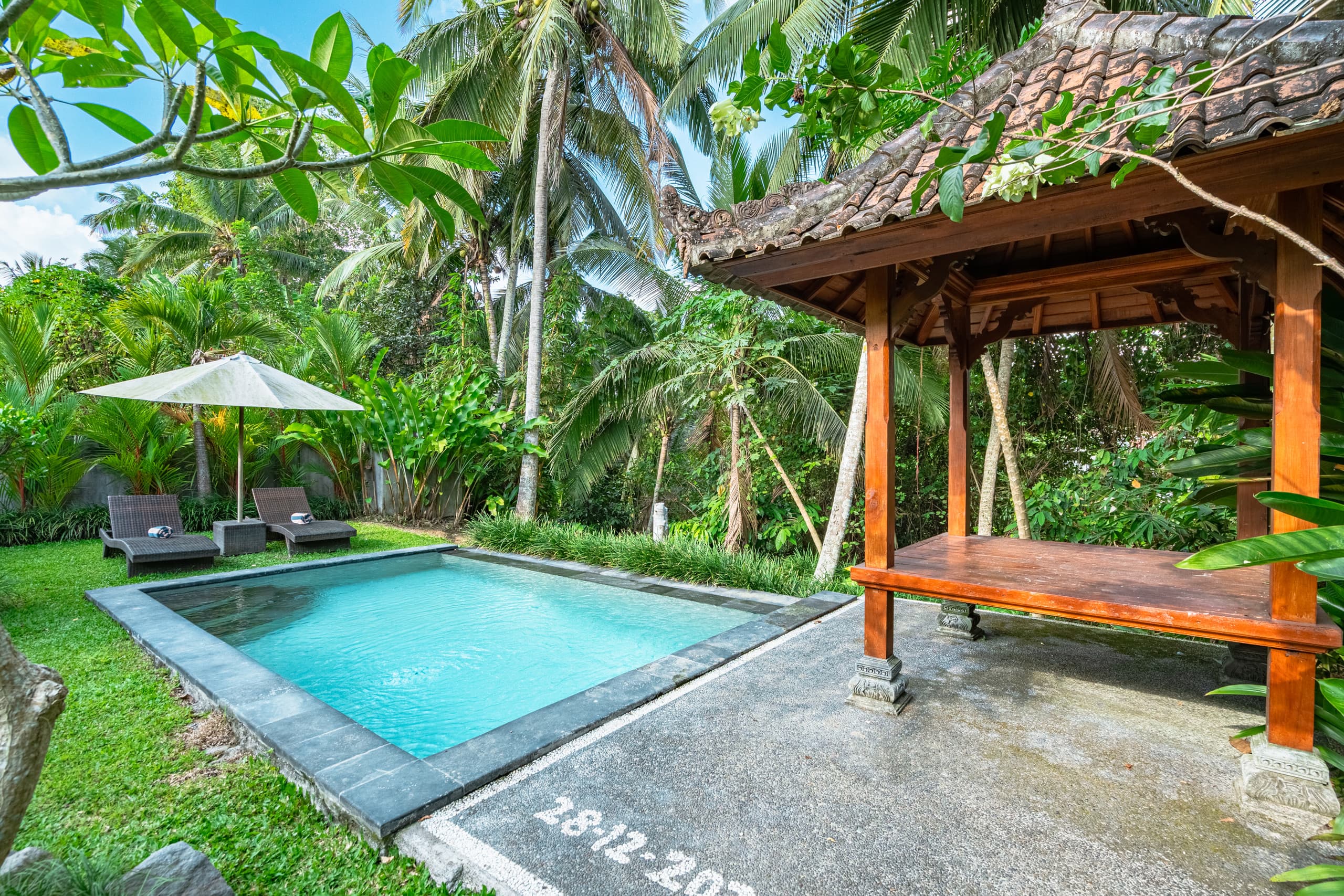 Villa in Ubud with forest views — photo 5