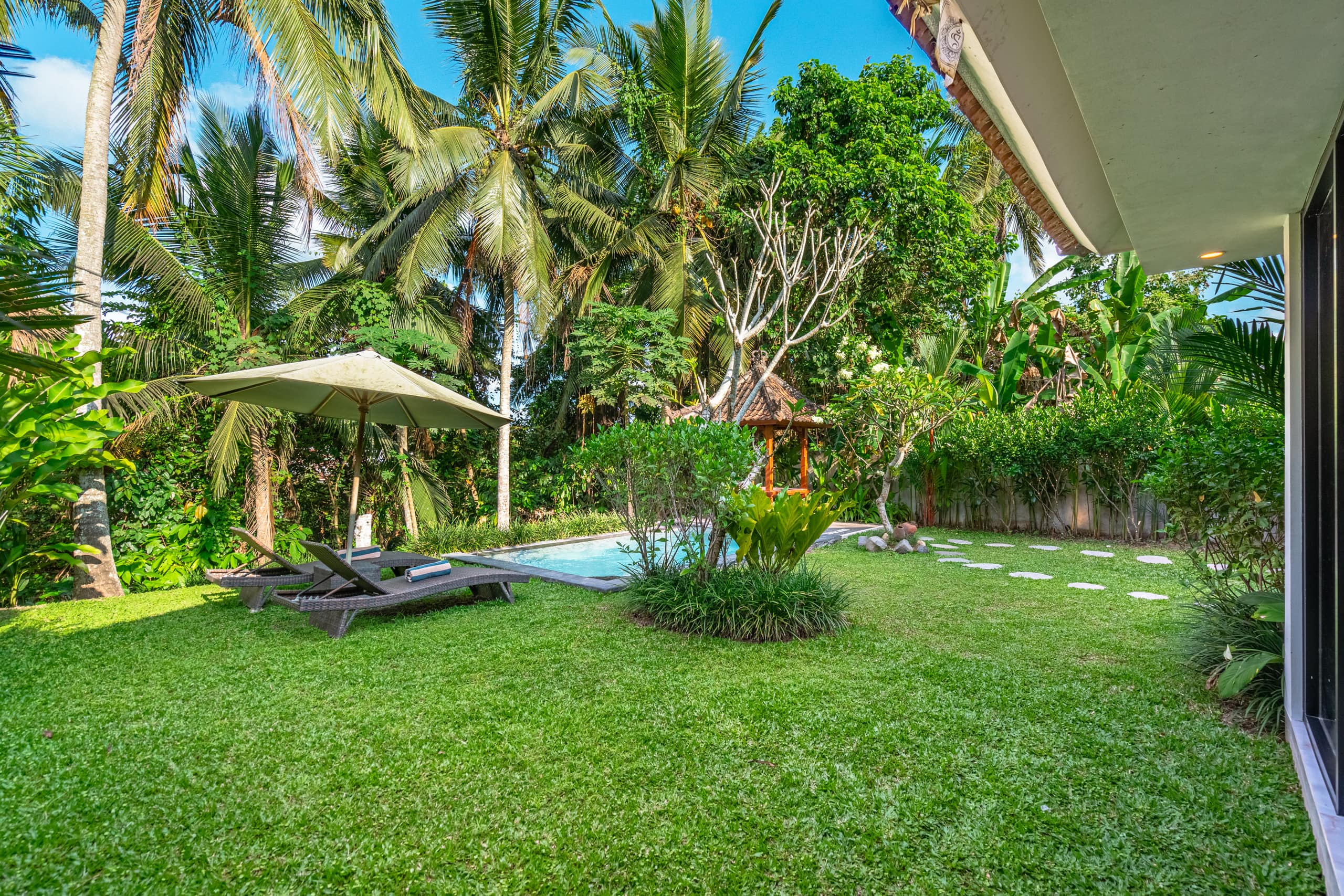 Villa in Ubud with forest views 34