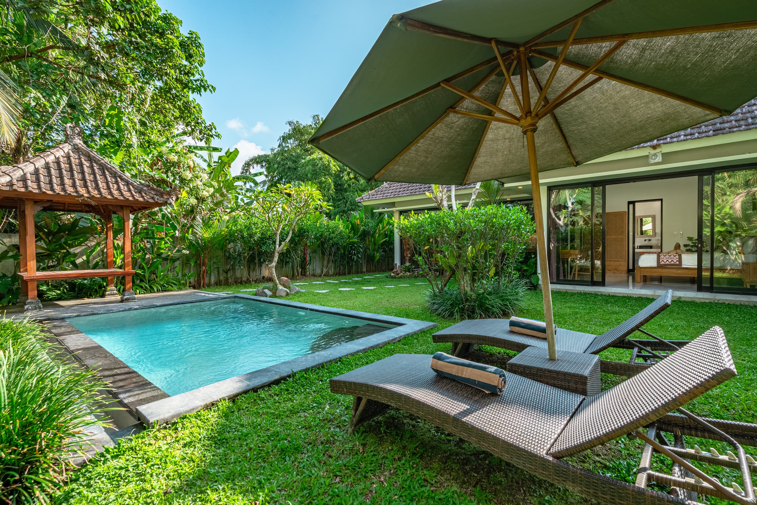 Villa in Ubud with forest views 32