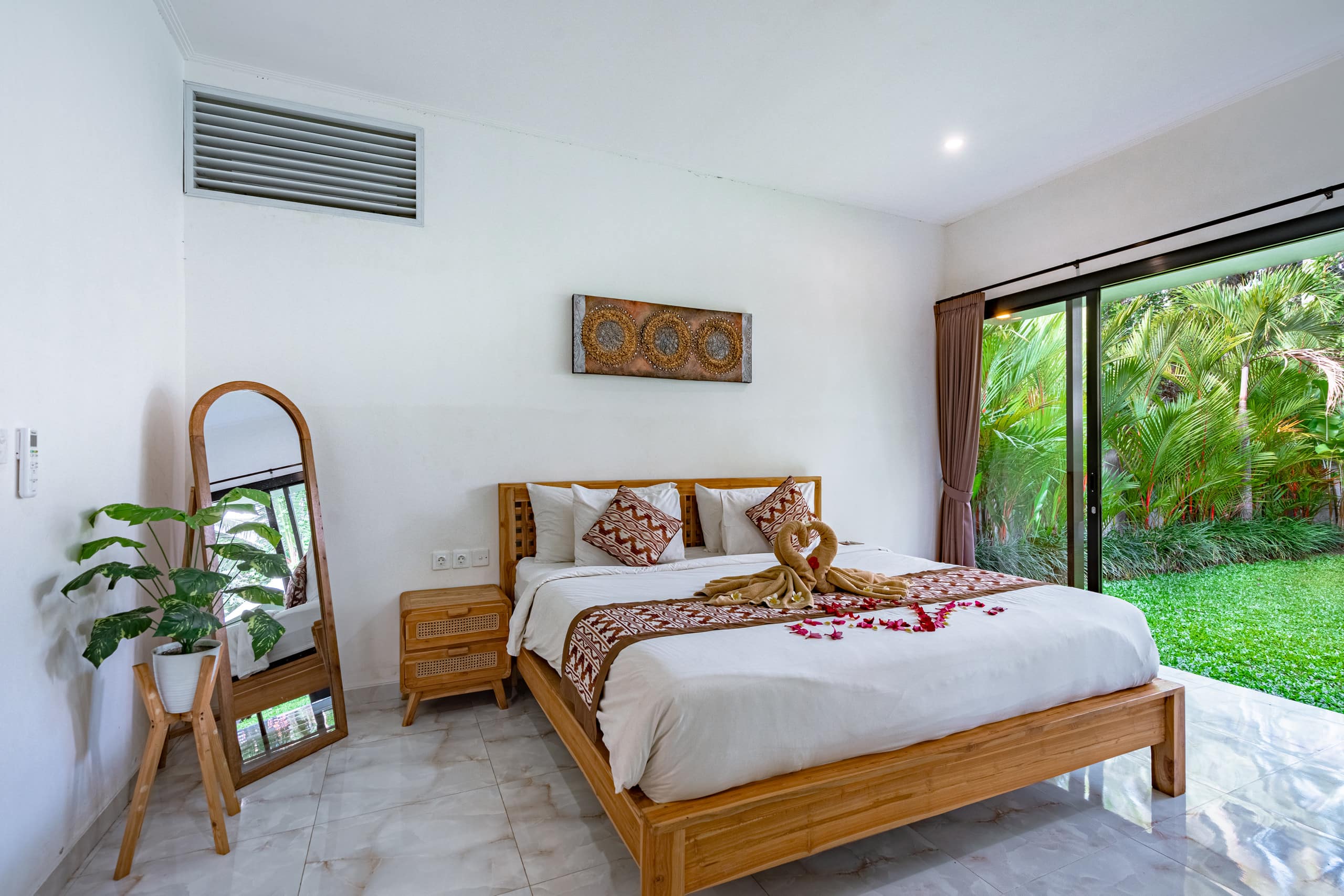Villa in Ubud with forest views 16