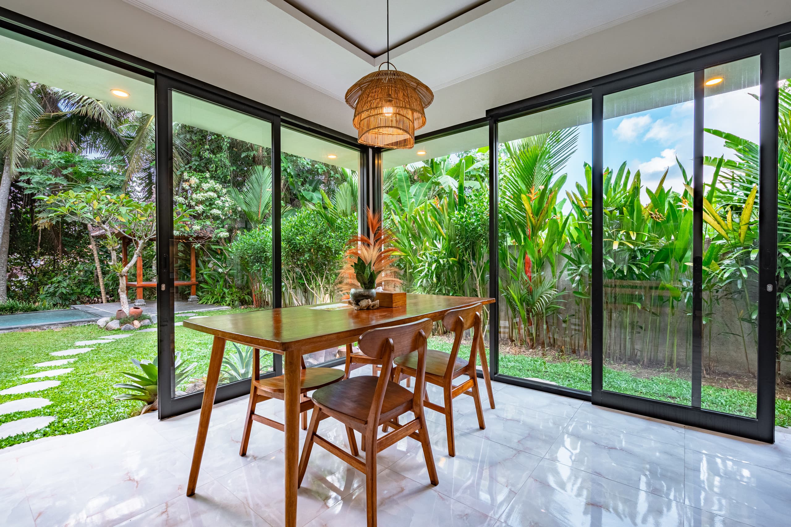 Villa in Ubud with forest views 8