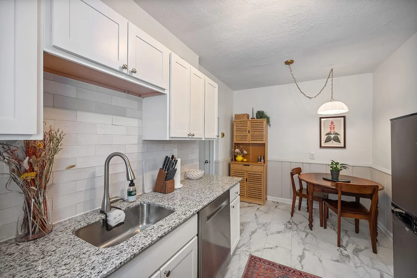 The Retreat - Warm and Convenient Guest Suite
