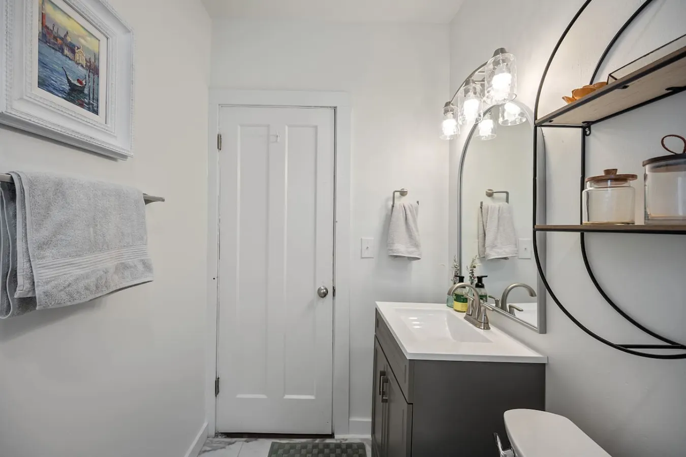 The Retreat - Warm and Convenient Guest Suite 16