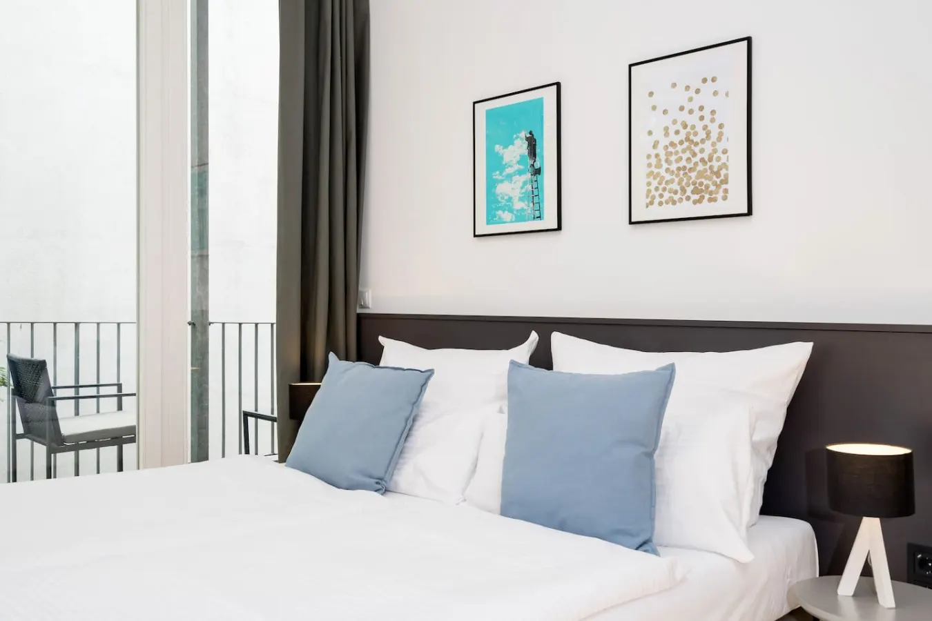 2-Bedroom & 95 sqm Apartment with Two-Balconies 11
