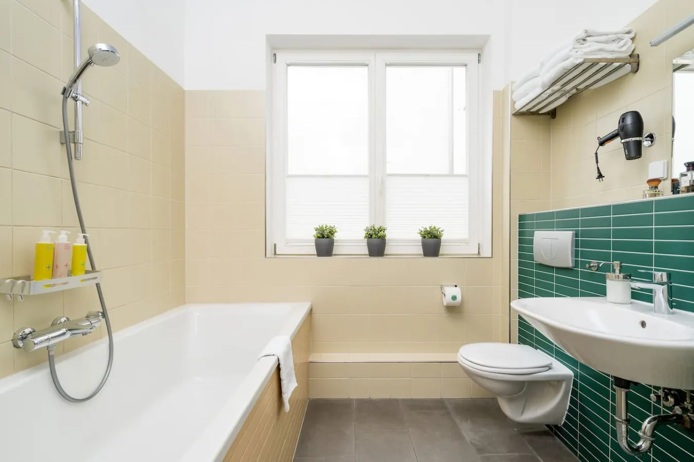 2-Bedroom & 95 sqm Apartment with Two-Balconies 8