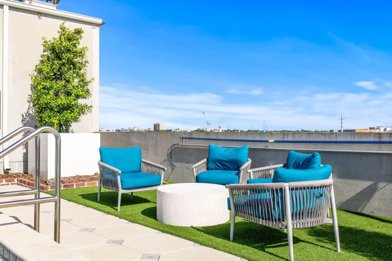 1BR Channelside Free Amenities + Prime Location 14
