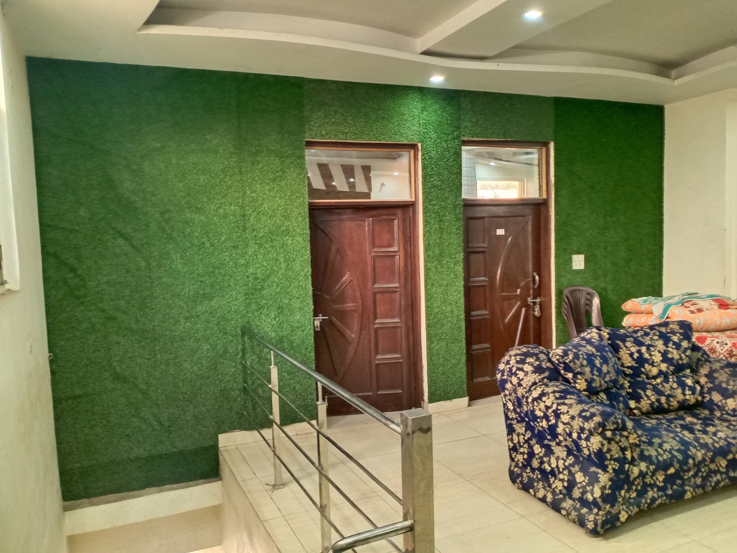 Lovely 5-bedroom rental unit with free parking 4