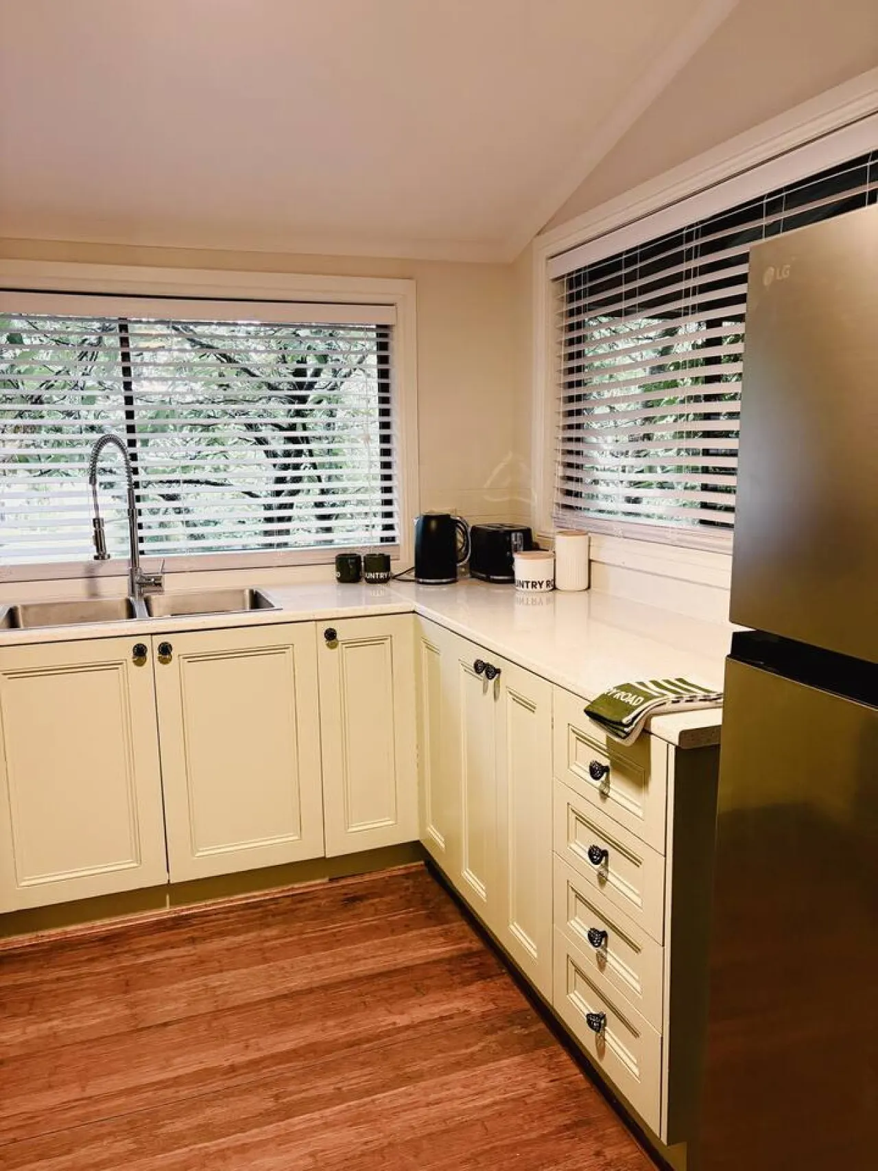 Buru Retreat Secluded Couples Escape, Spa & Walks 8
