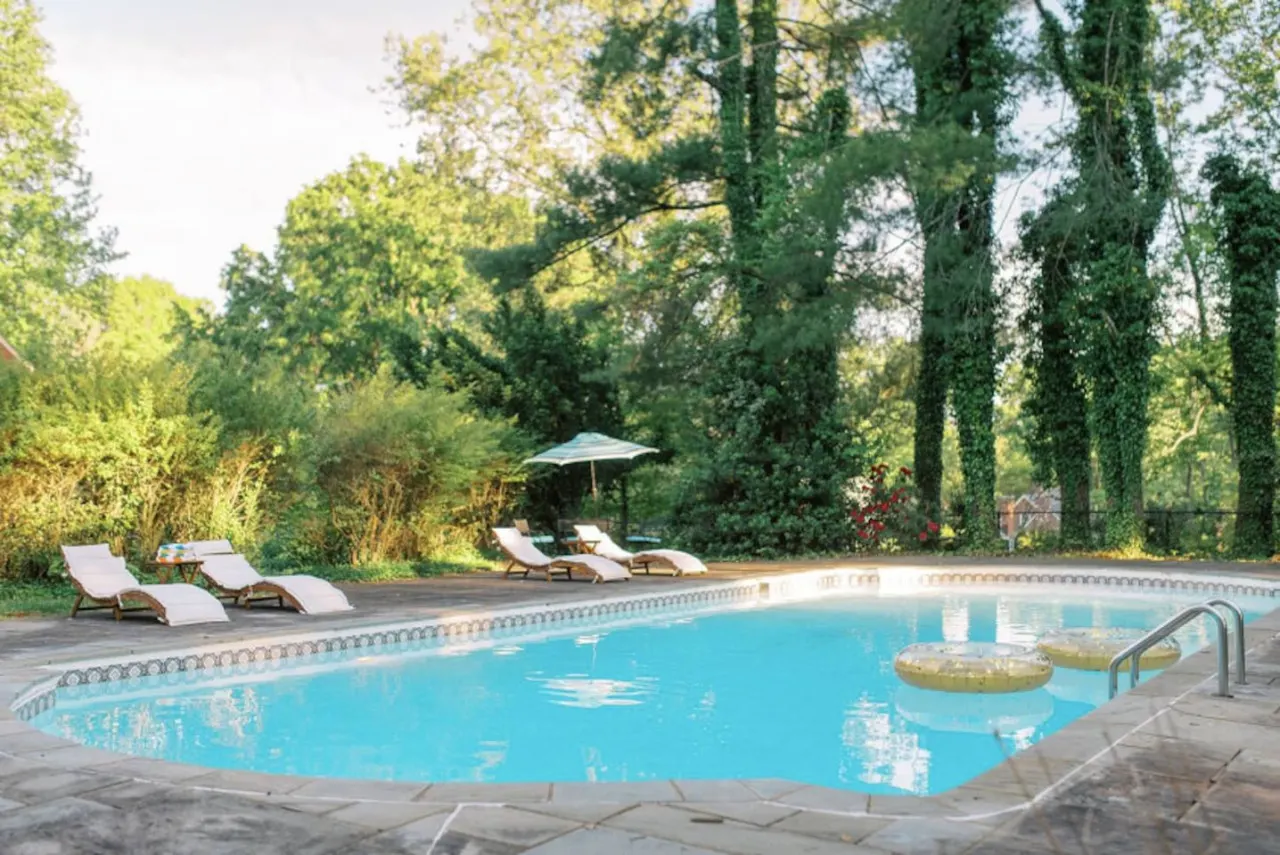 Winton Place Private Pool +Tennis Court 1