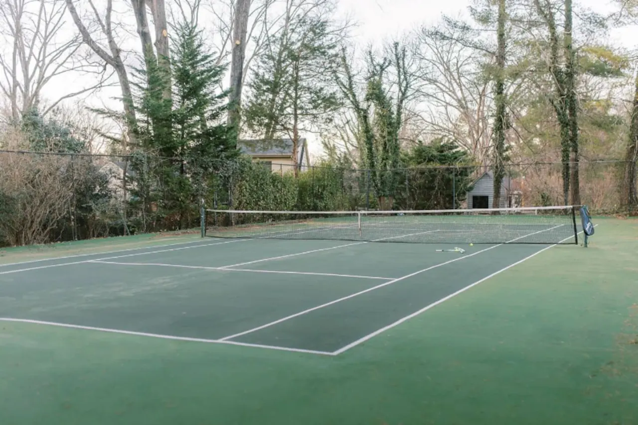 Winton Place Private Pool +Tennis Court 5