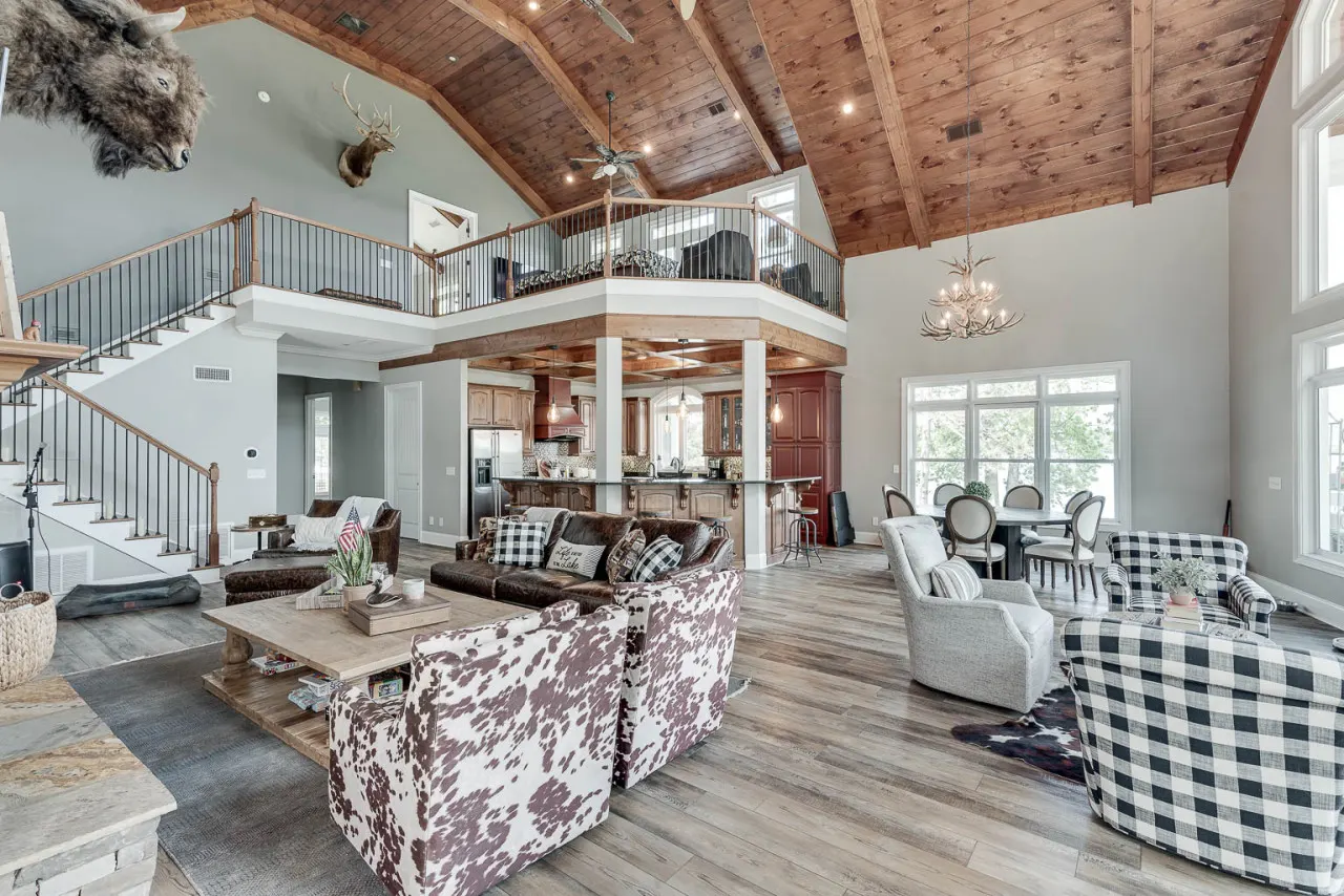 Lakeside Lodge 10
