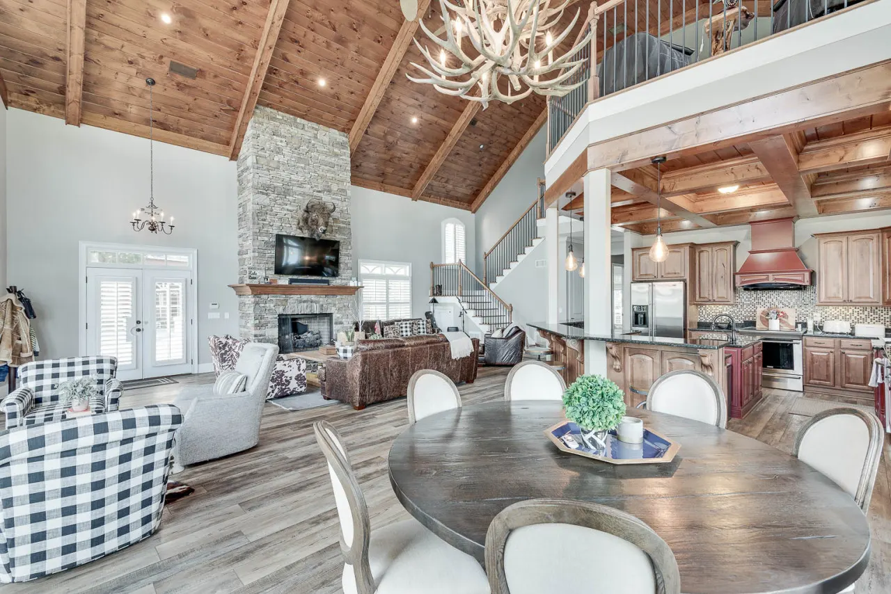 Lakeside Lodge 11