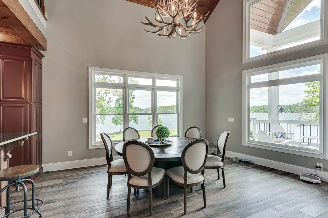 Lakeside Lodge 12
