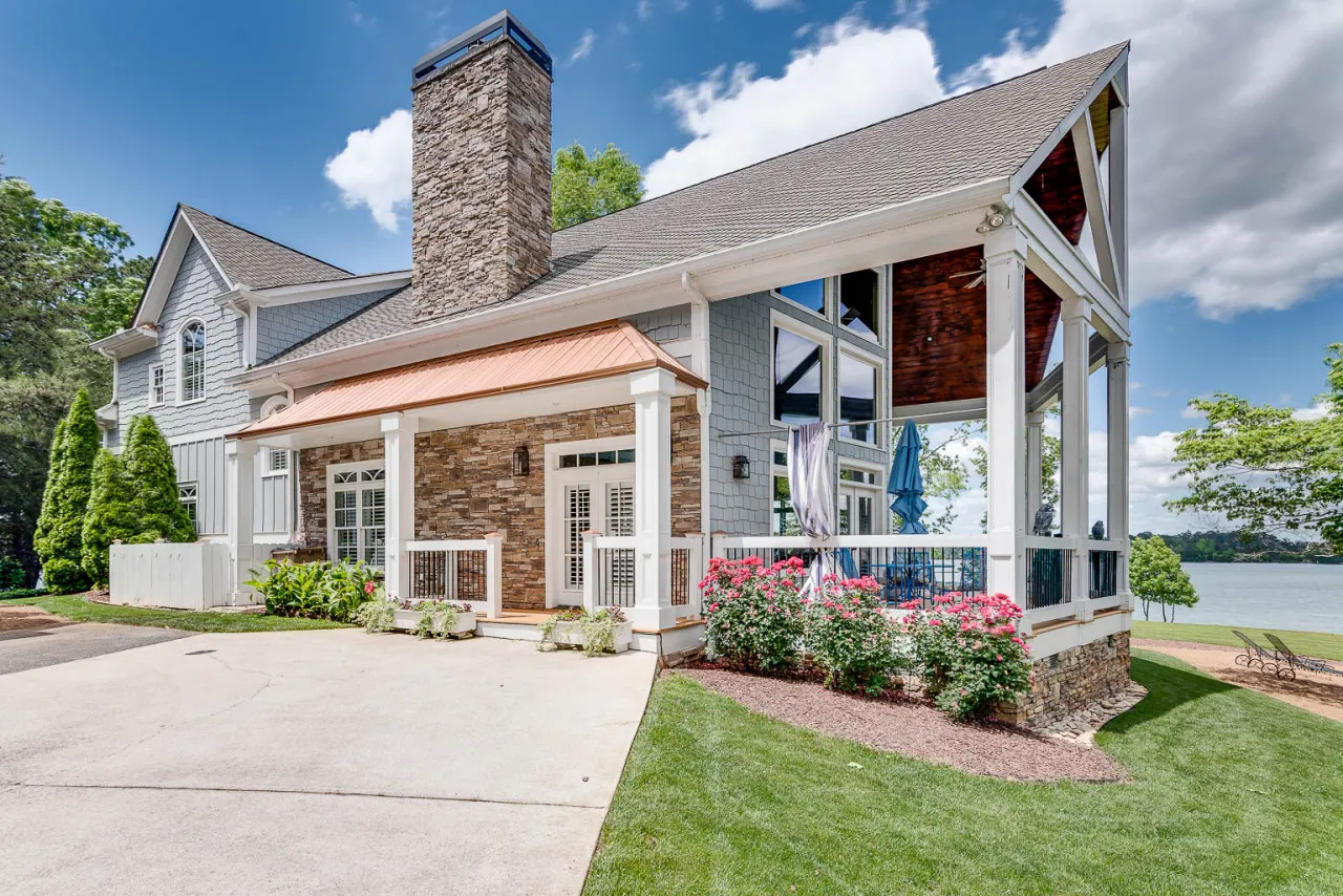 Lakeside Lodge 3