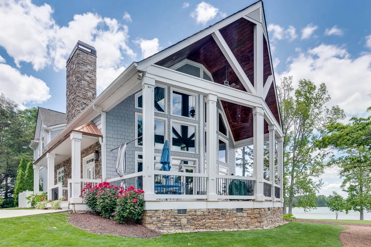Lakeside Lodge 6