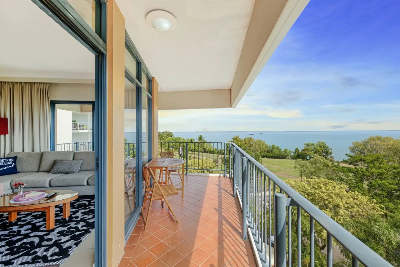 Coastal Elegance: Sunset ~ Pool ~ Balcony Dining — photo 2