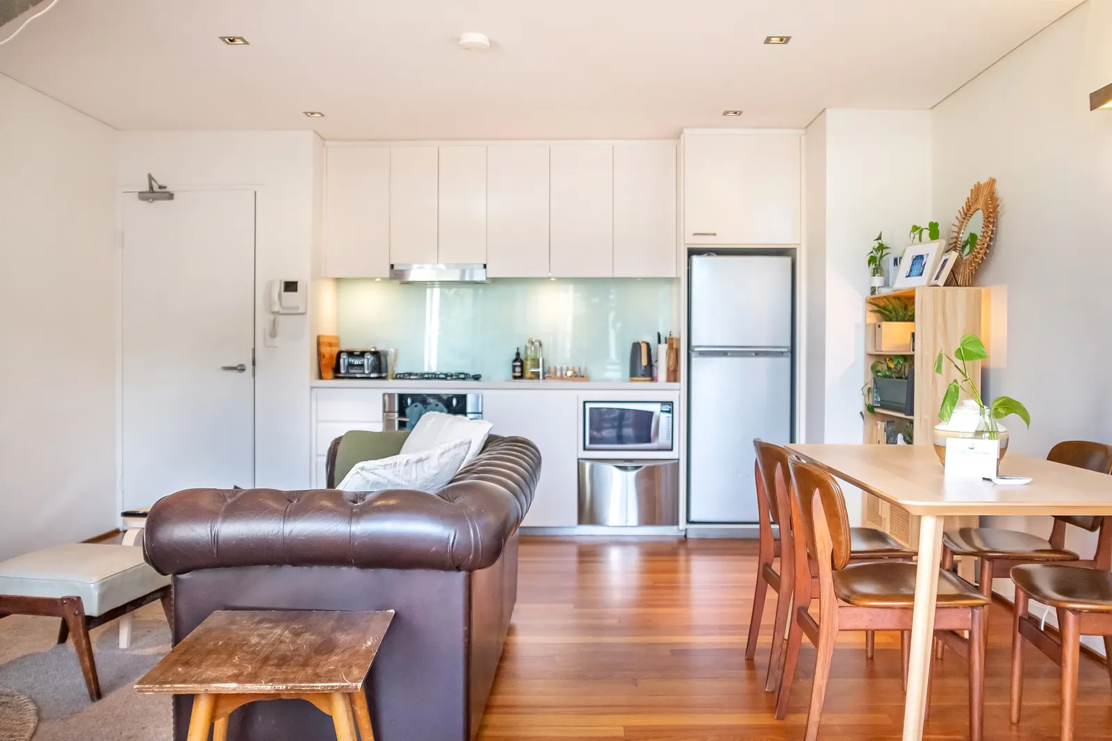 Spacious Lofty Loft by Sydney Dreams 9