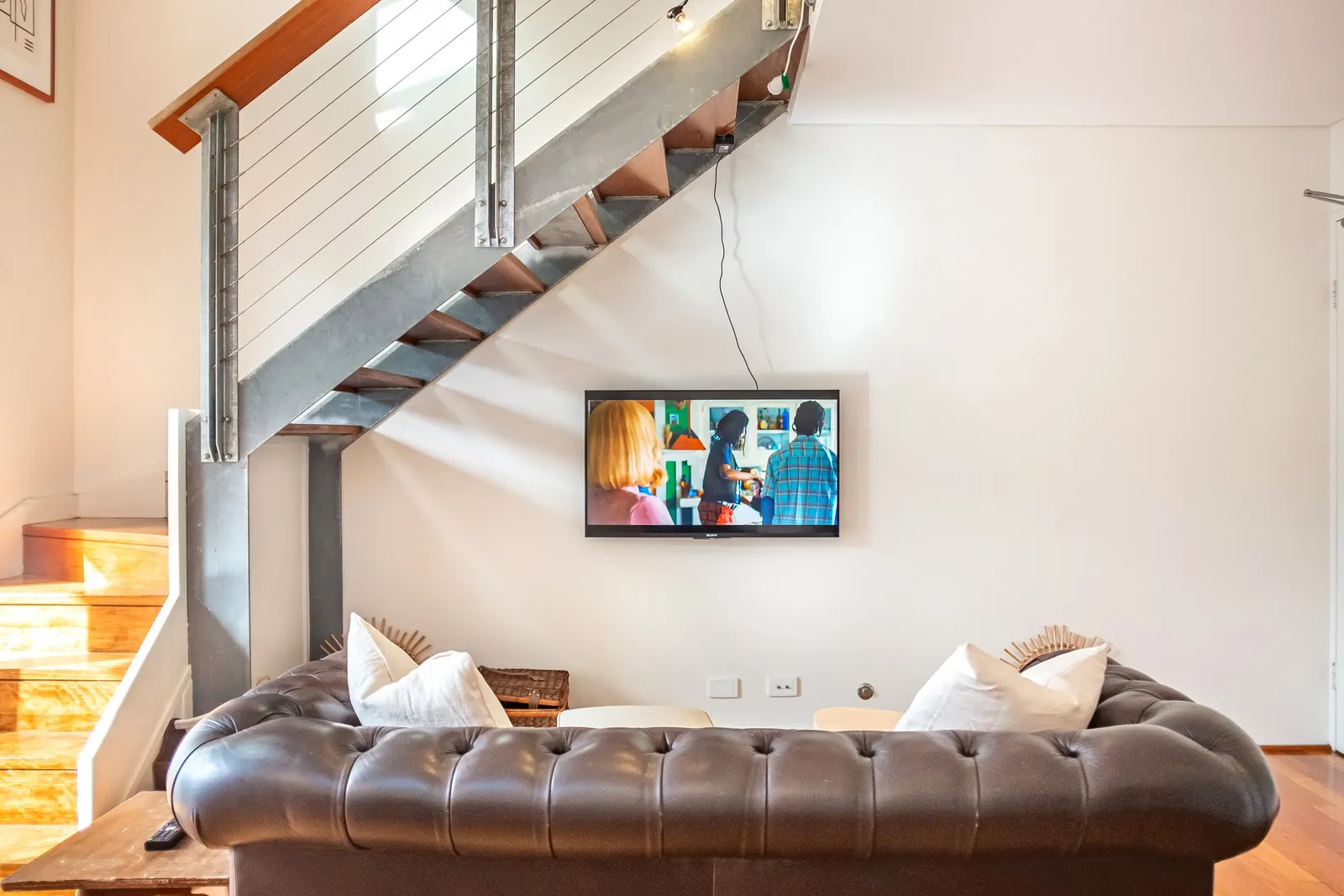 Spacious Lofty Loft by Sydney Dreams 13