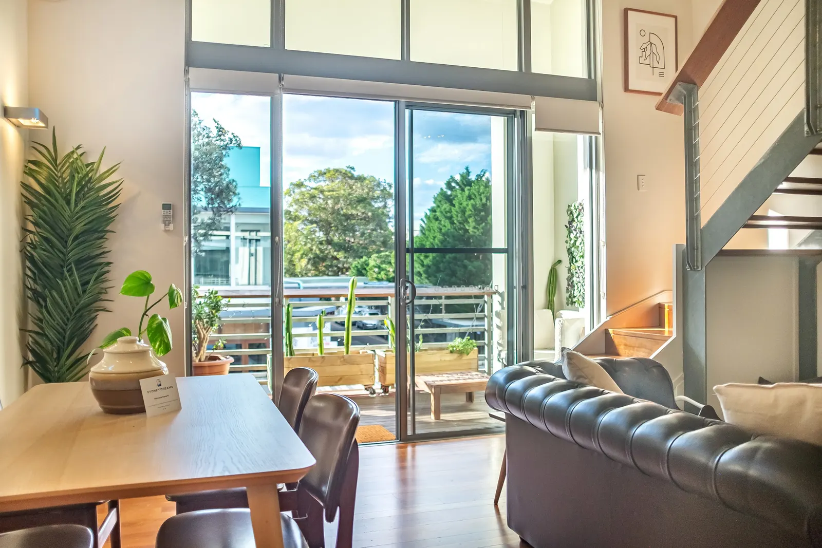 Spacious Lofty Loft by Sydney Dreams 15