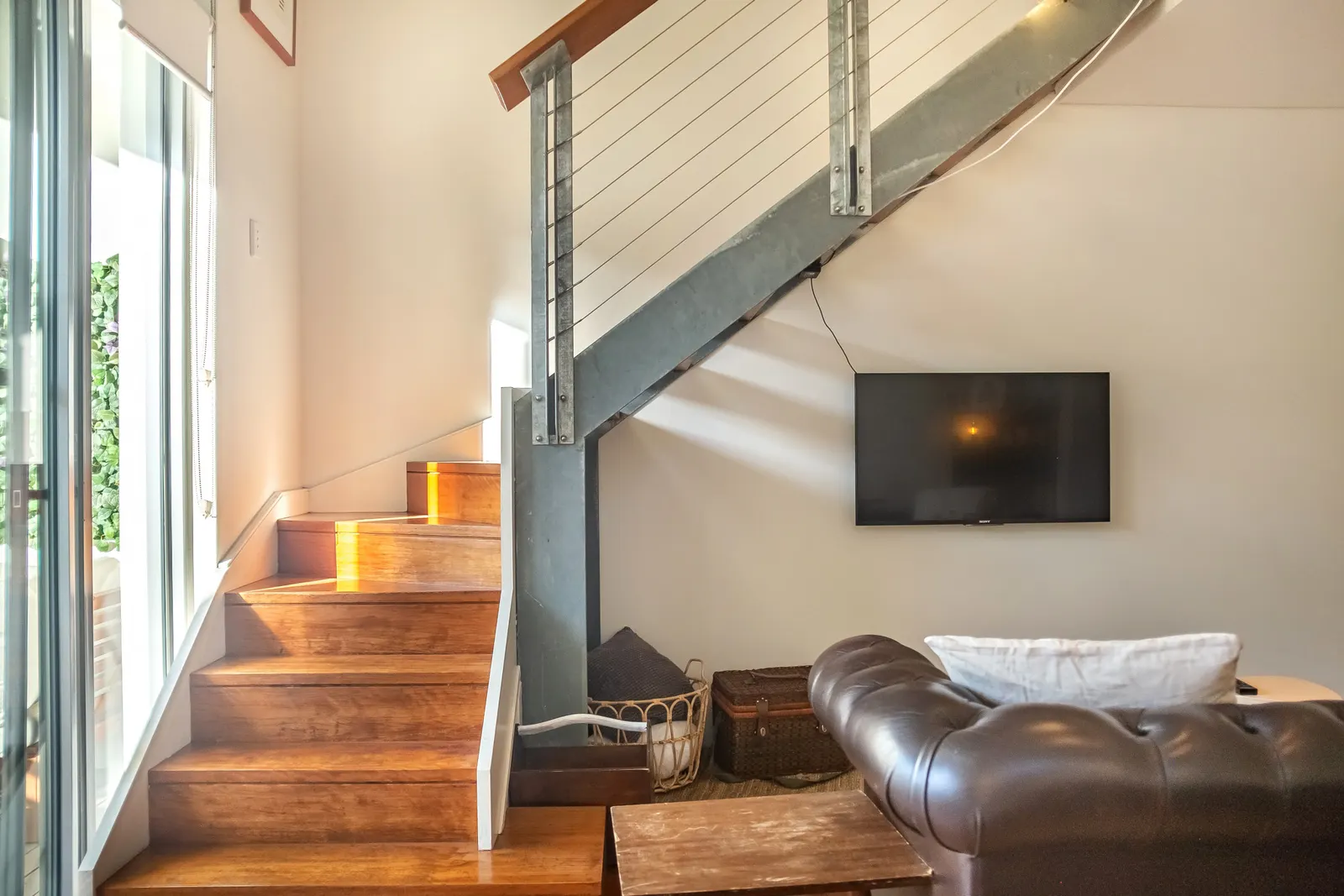 Spacious Lofty Loft by Sydney Dreams 16