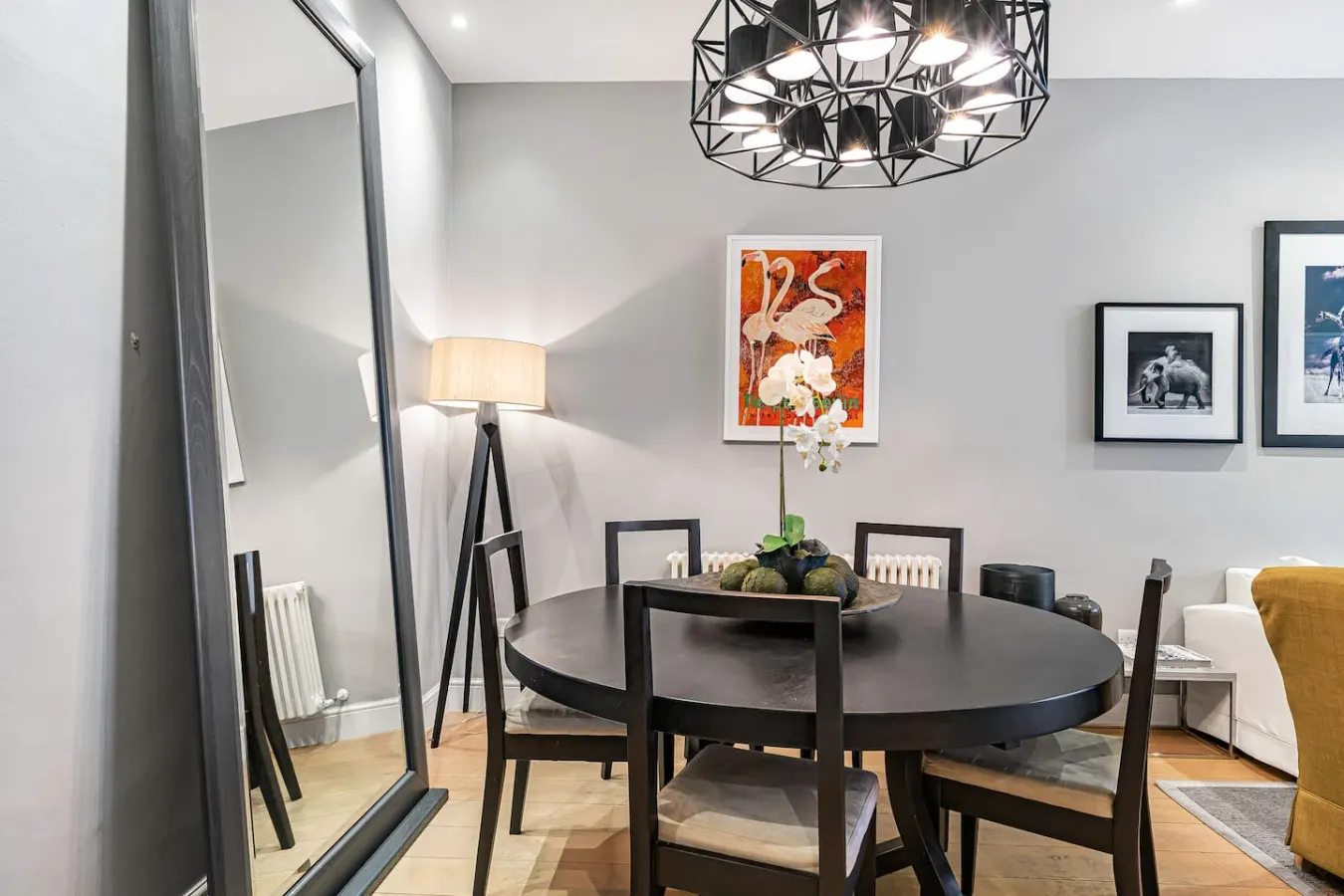 Pavilion Road Mews 4-Bed Near Sloane Square 13