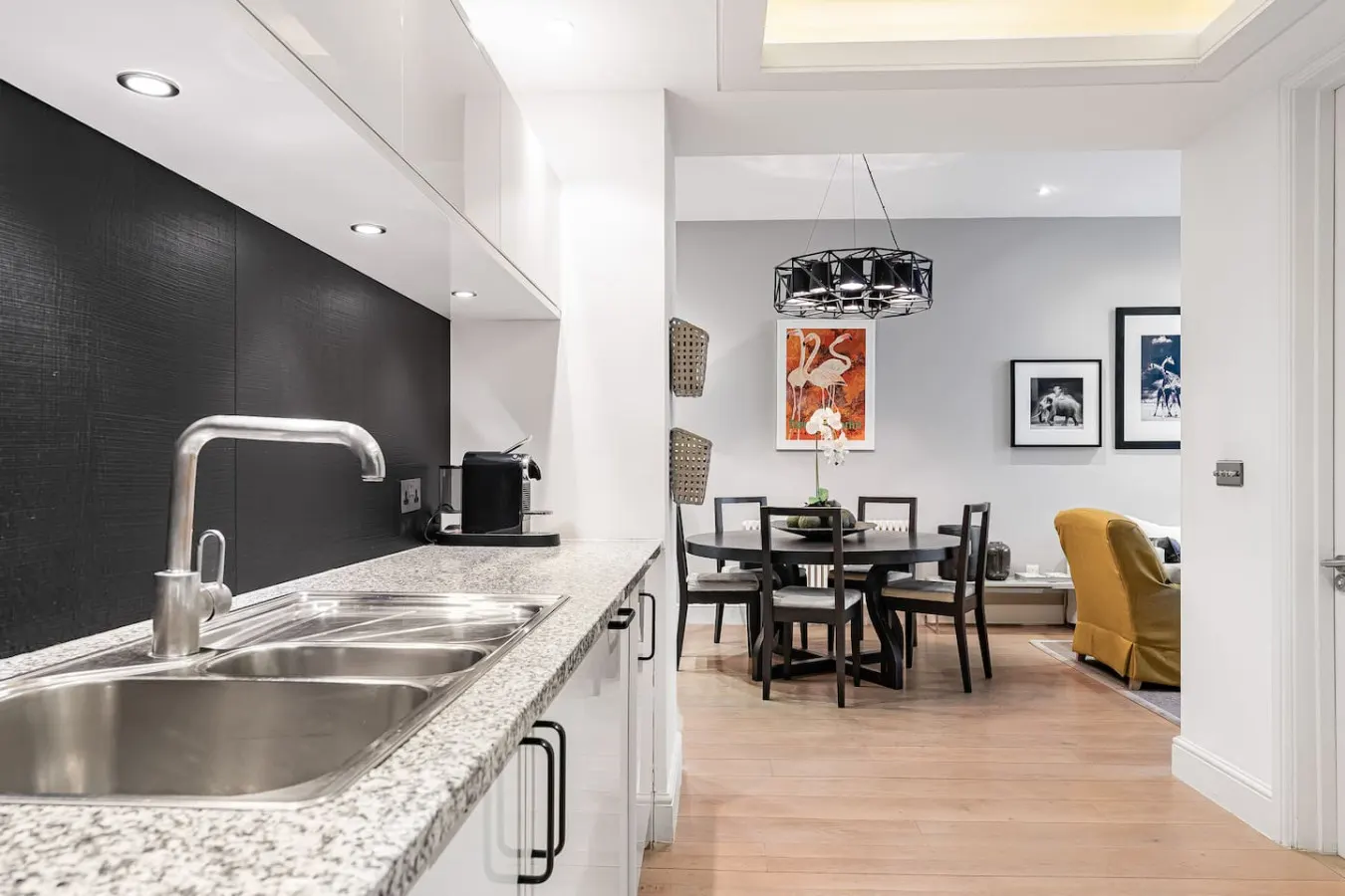 Pavilion Road Mews 4-Bed Near Sloane Square 17