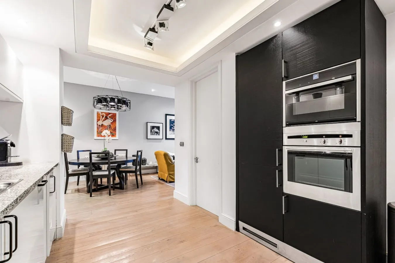 Pavilion Road Mews 4-Bed Near Sloane Square 18