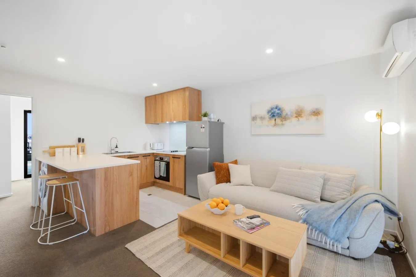 Stylish 3BR Ensuite, Free Car Park, 2 mins walk to Stadium
