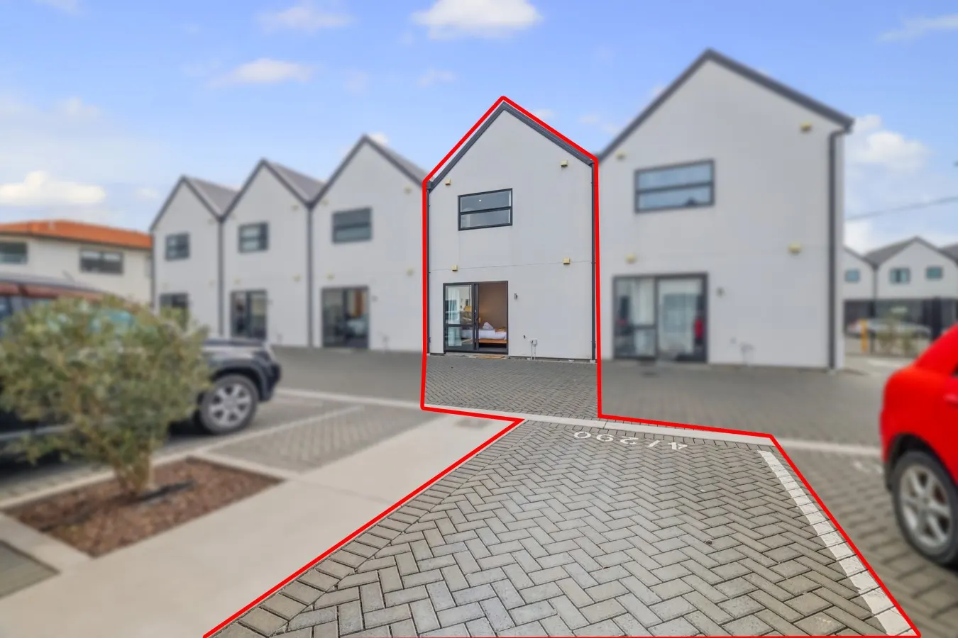 Stylish 3BR Ensuite, Free Car Park, 2 mins walk to Stadium 11