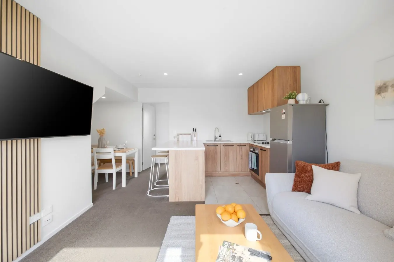 Stylish 3BR Ensuite, Free Car Park, 2 mins walk to Stadium 15