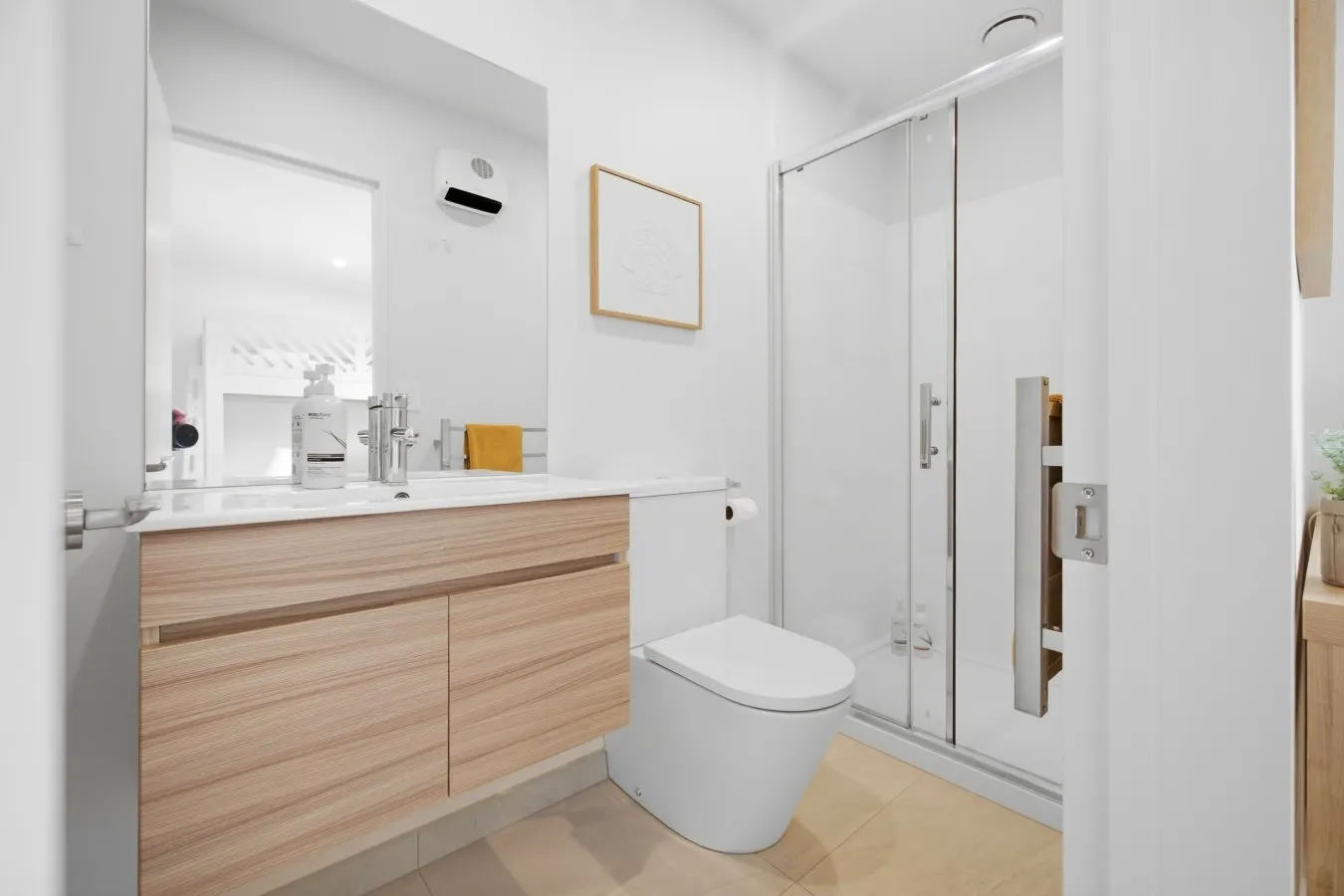 Stylish 3BR Ensuite, Free Car Park, 2 mins walk to Stadium 5