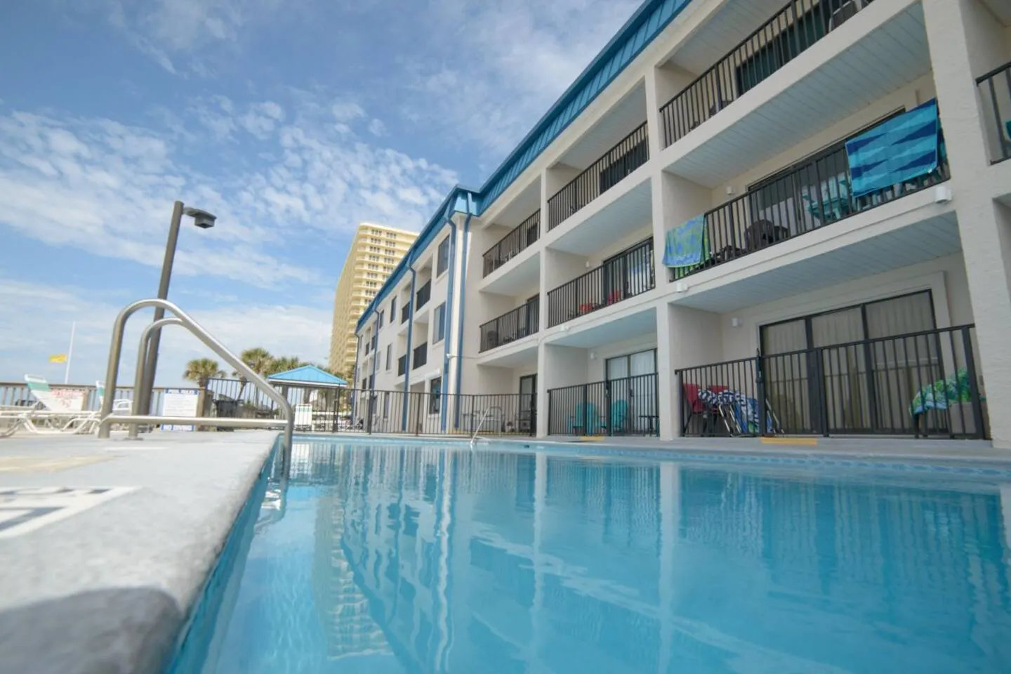Whispering Seas 107- Oceanfront 2Br/2Bath with pool access. Ground floor with beach view- Sleeps 8.