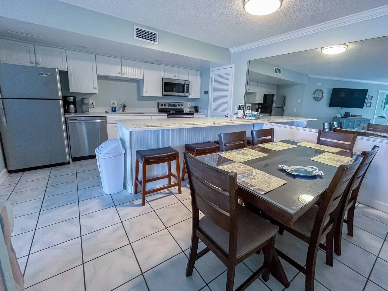 Whispering Seas 107- Oceanfront 2Br/2Bath with pool access. Ground floor with beach view- Sleeps 8 14