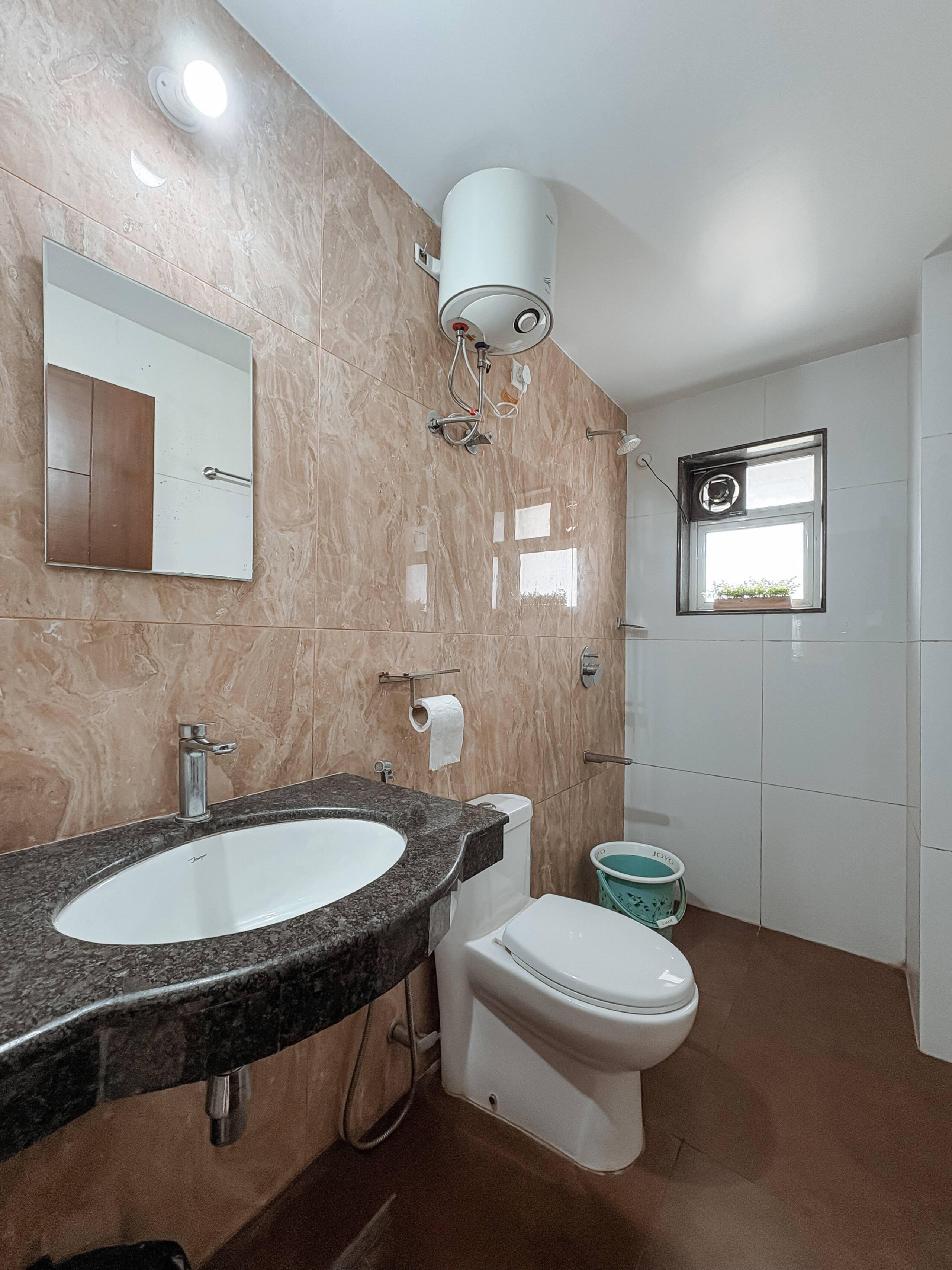 Luxury Escape by the Coast | 5 Min Walk to Beach 25