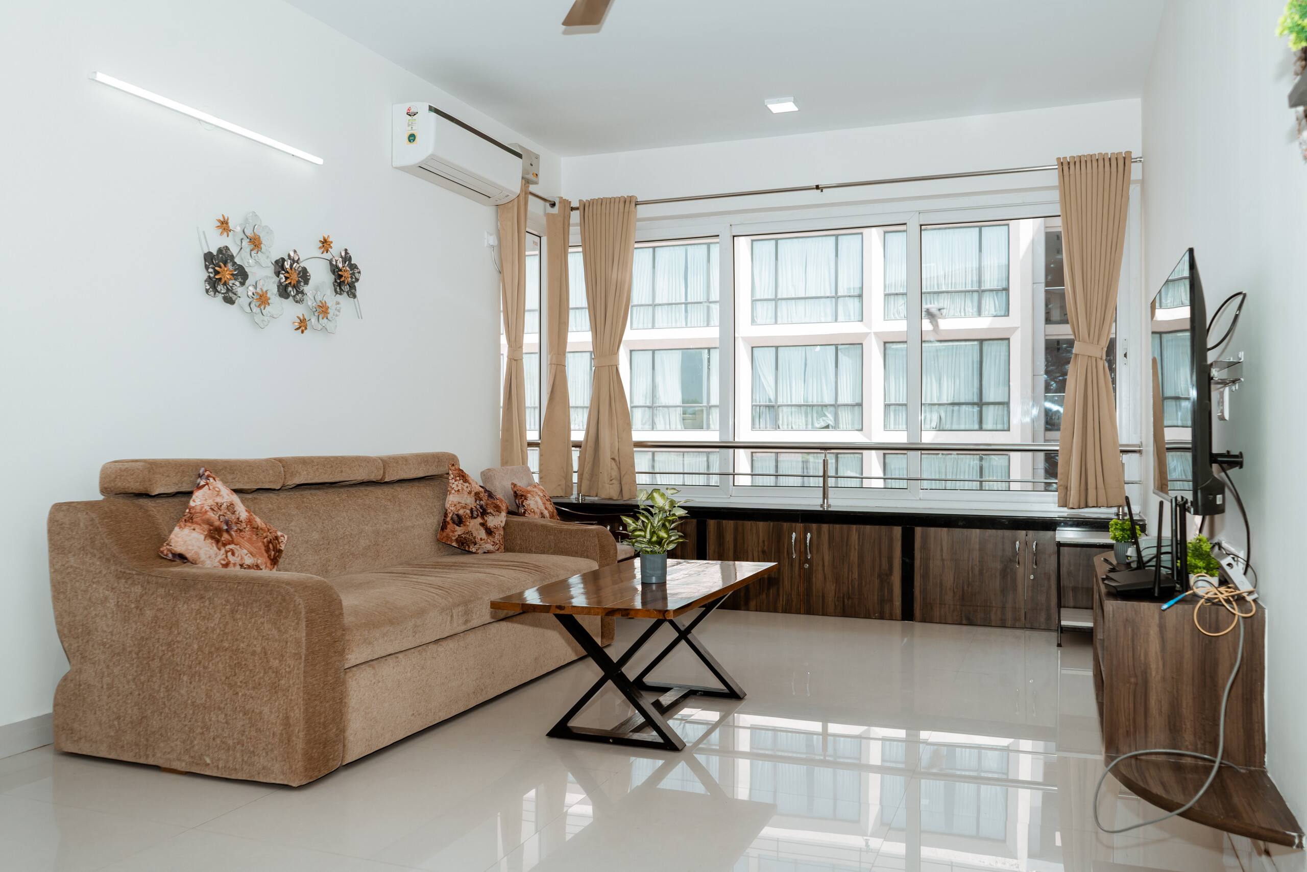 Luxury Escape by the Coast | 5 Min Walk to Beach 8