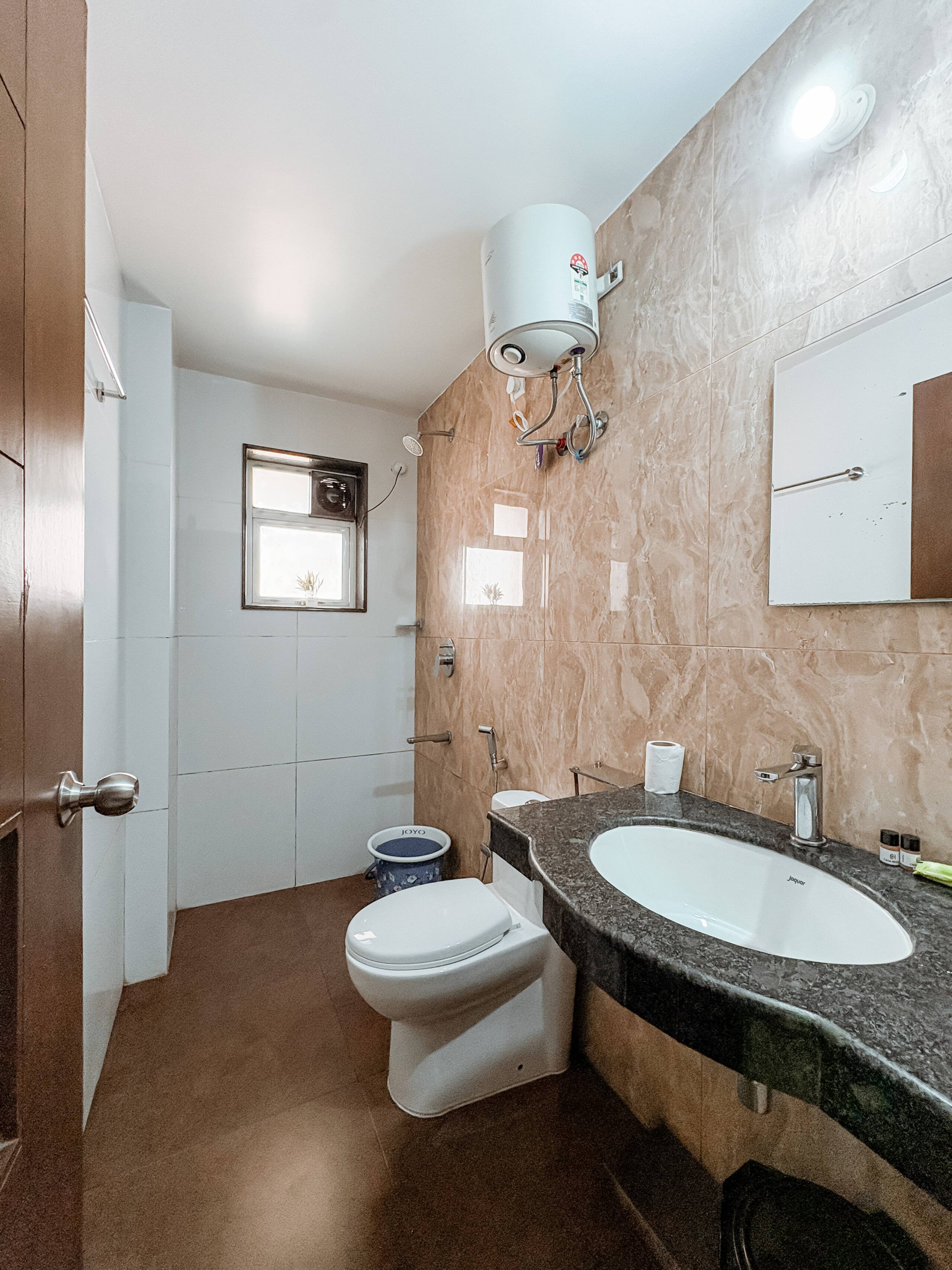 Luxury Escape by the Coast | 5 Min Walk to Beach 22