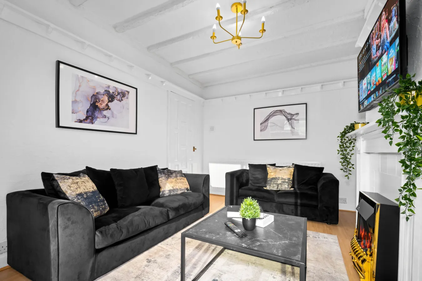 Stylish Four Bed House - 7 Guests - Garden 8