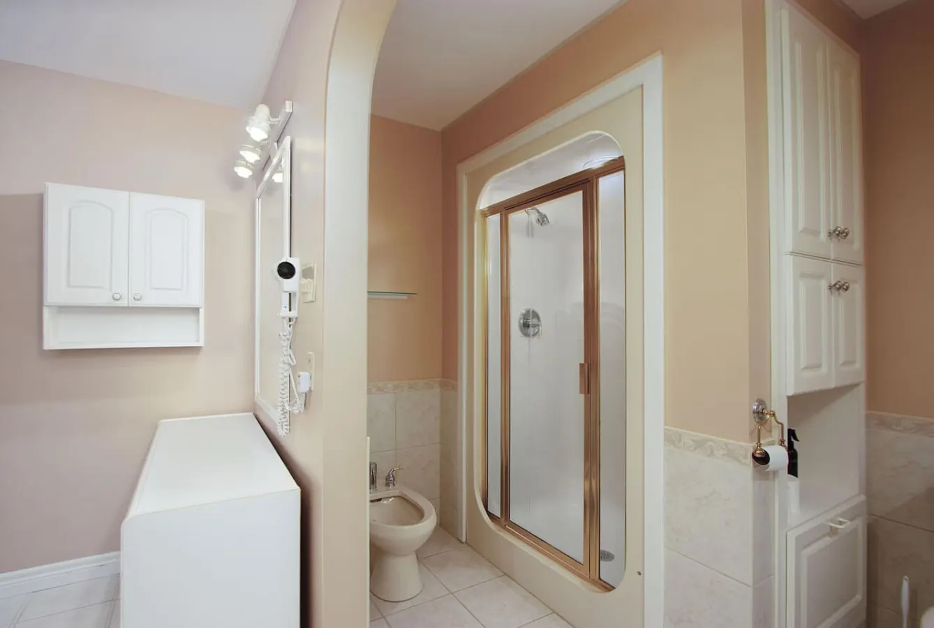 Waterfront bnb, indoor pool, sauna, private beach- Master Suite 13