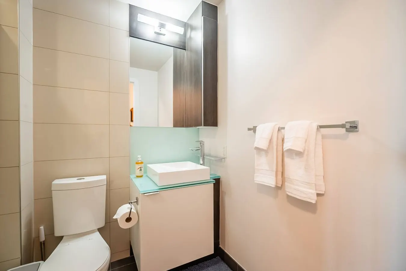 Luxury 1BR Suite Sleeps 4 Prime Location 12