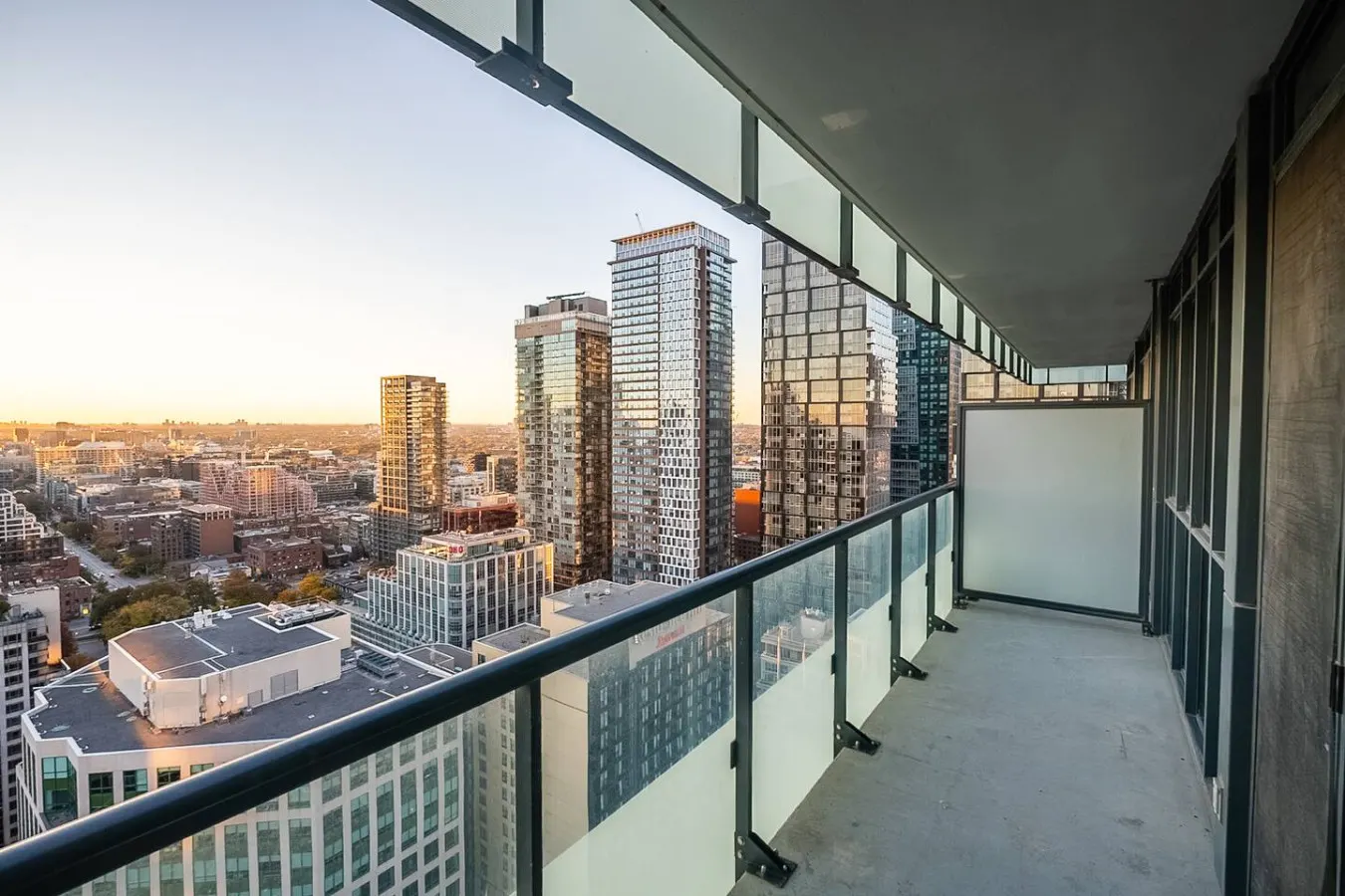 Luxury 1BR Suite Sleeps 4 Prime Location 13