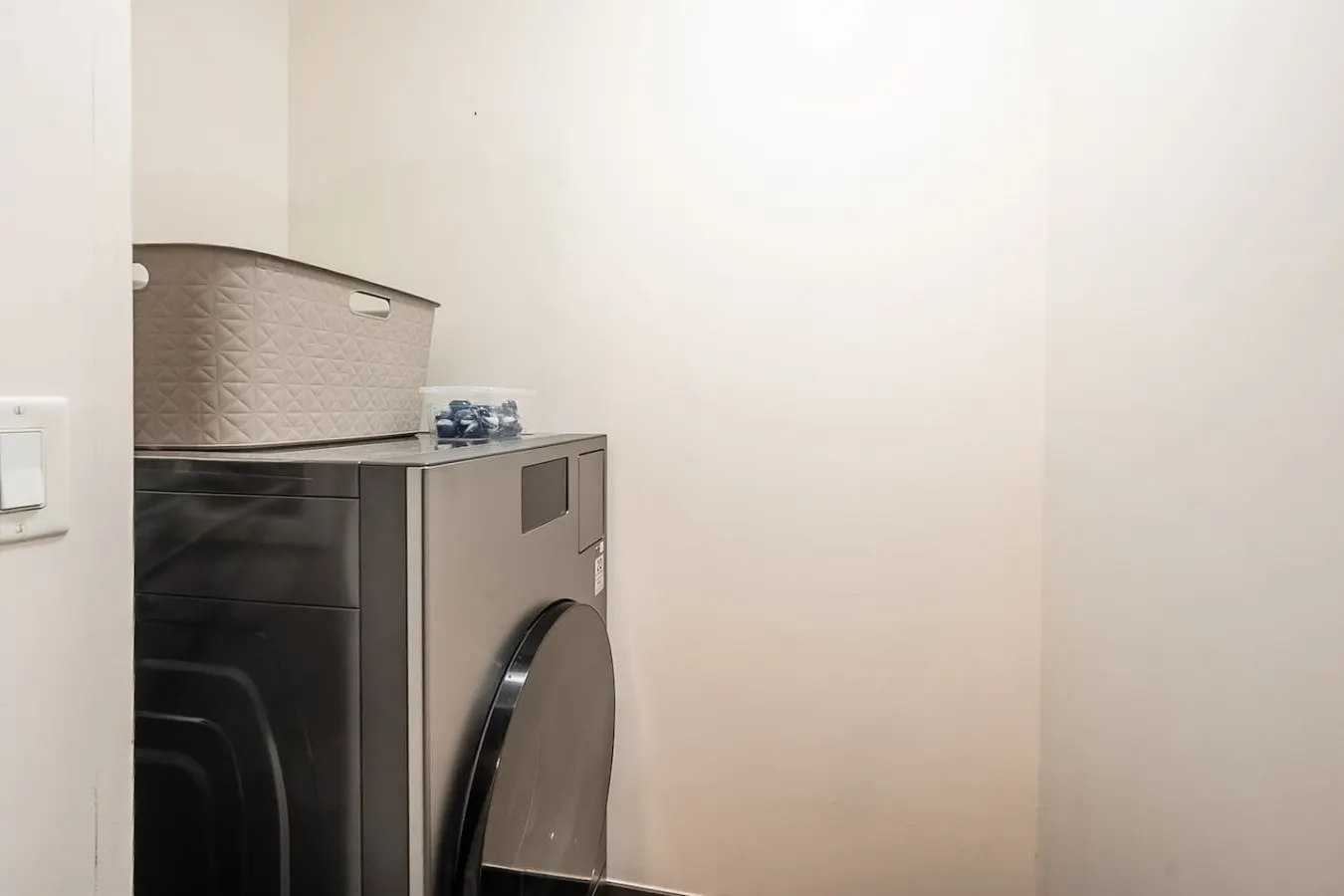 Luxury 1BR Suite Sleeps 4 Prime Location 14