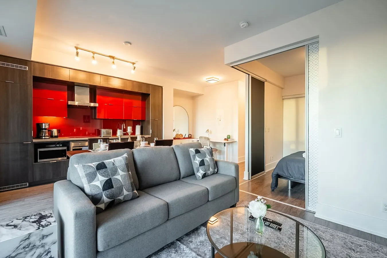 Luxury 1BR Suite Sleeps 4 Prime Location 5