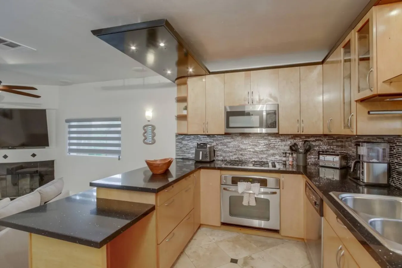 Villa Beryl -Lux-4BR/3BA- Rooftop Deck, BBQ, Games 13