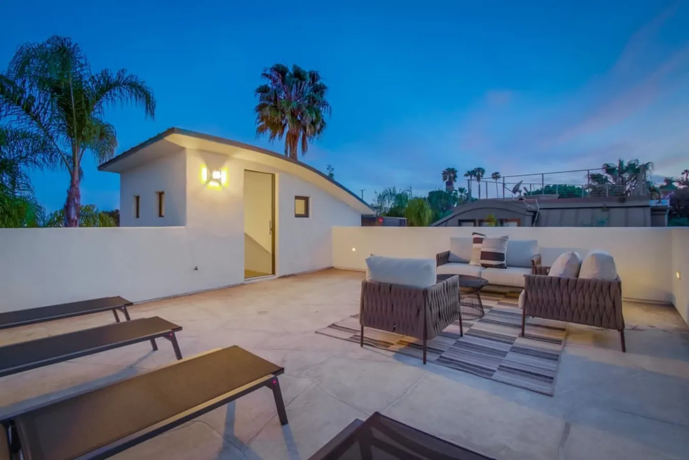 Villa Beryl -Lux-4BR/3BA- Rooftop Deck, BBQ, Games 3