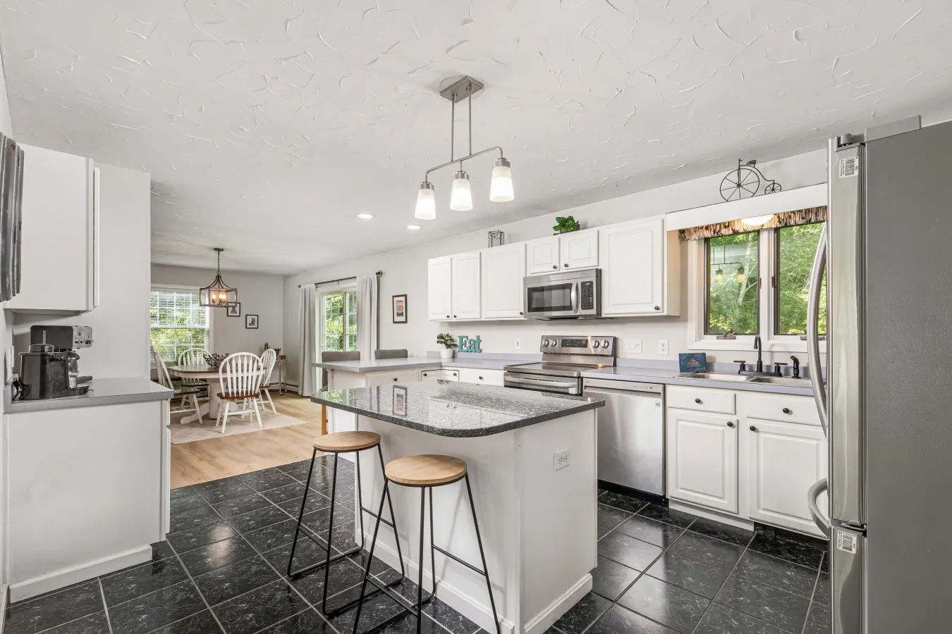 Stylish comfort, great location 2