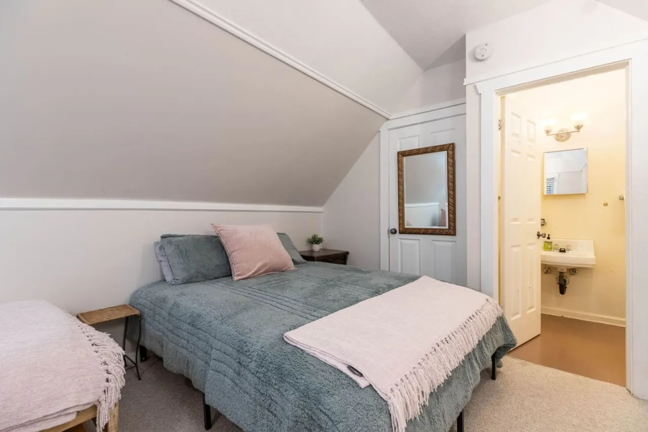 Perfect PC Location - Walk to Ski Lift & Main St 13